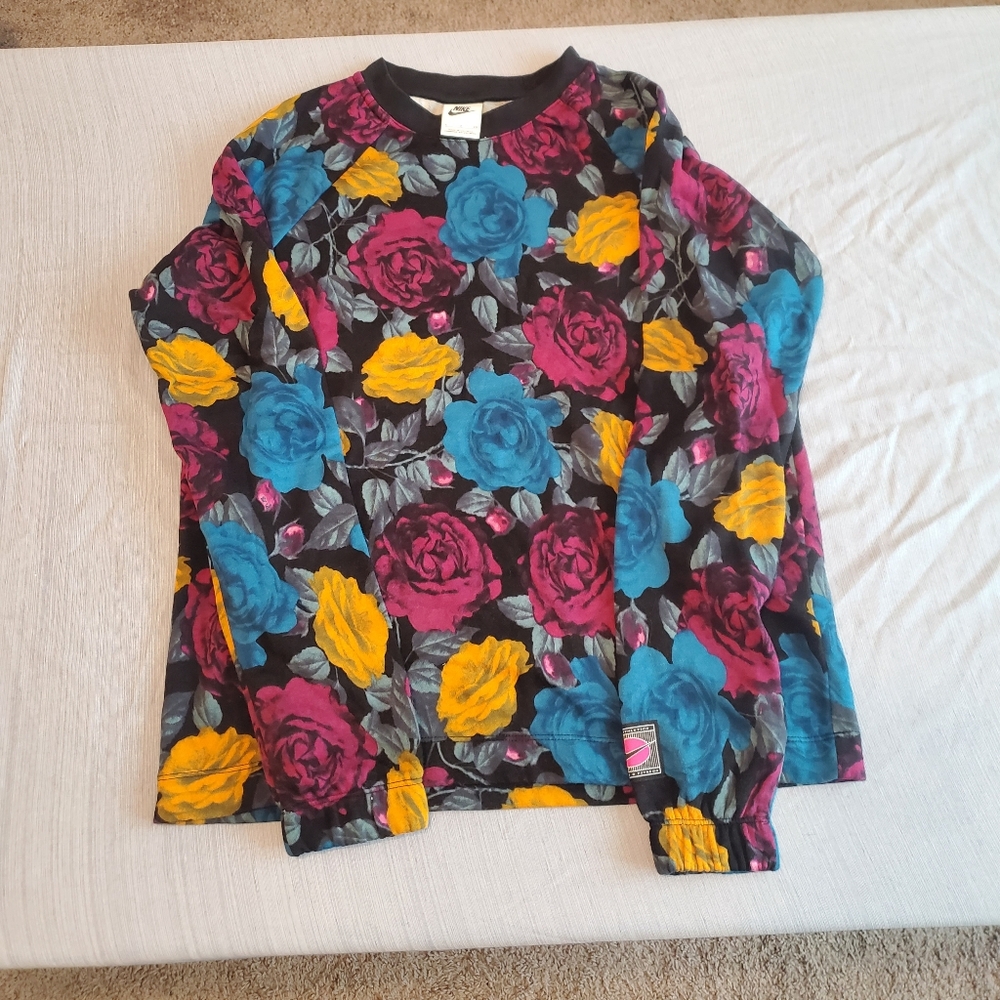 Nike Flower Fleece Top